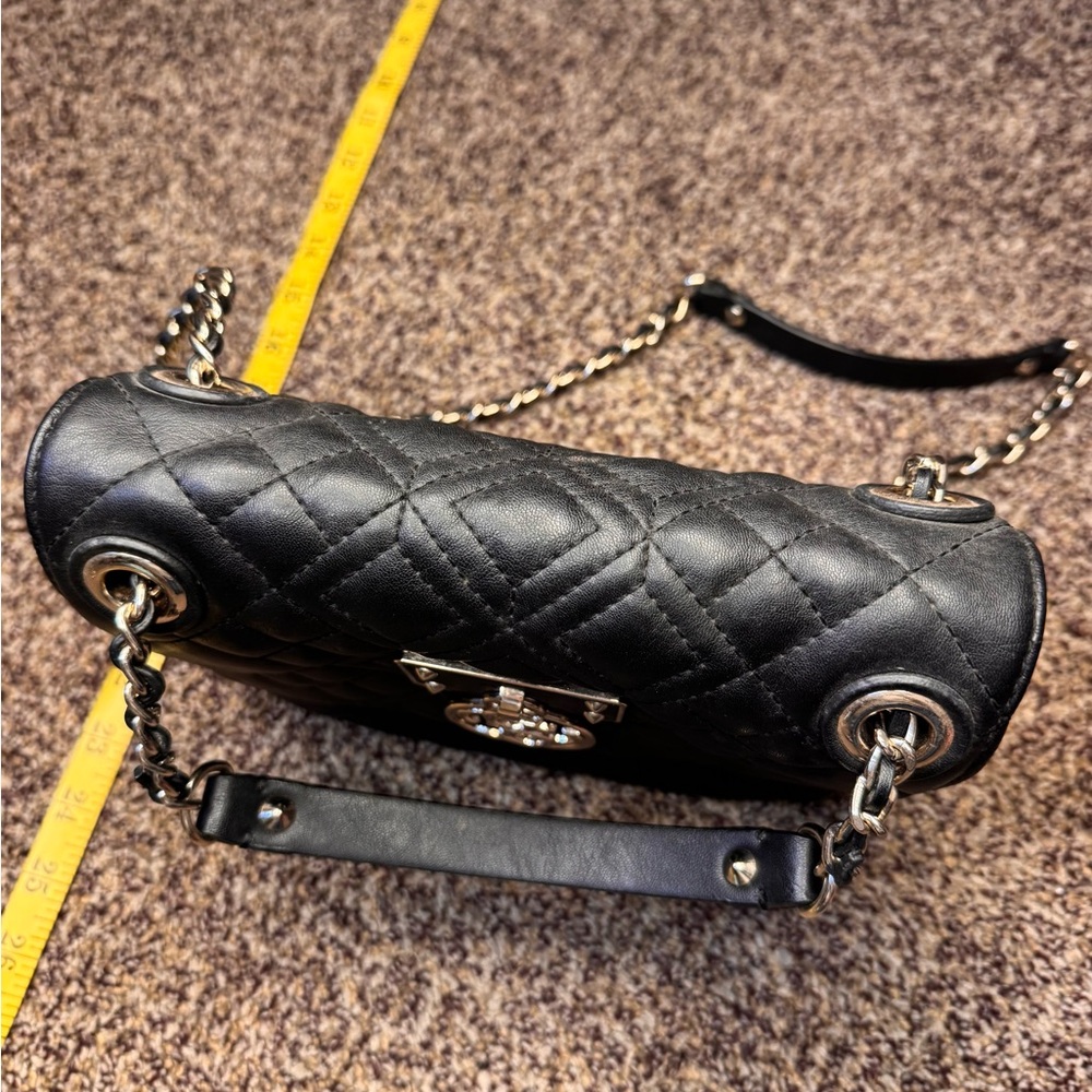 Guess Black Small Quilted Flap Chain Shoulder Bag Gold Tones Magnetic Closure - Picture 15 of 16